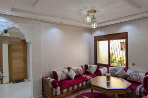Classic & Comfy Apartment, Steps to Sea & Tarmway